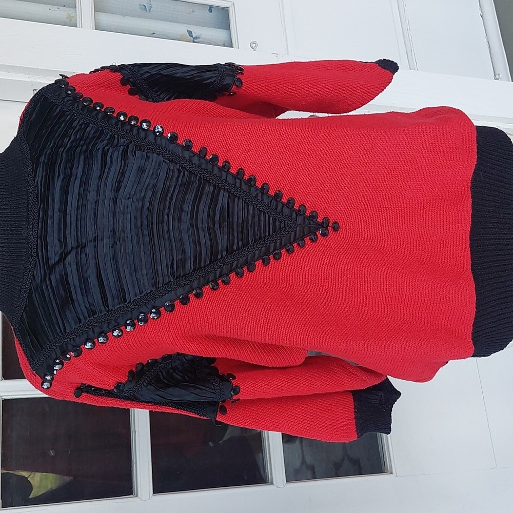 Vintage Red and Black Women's Sweater
